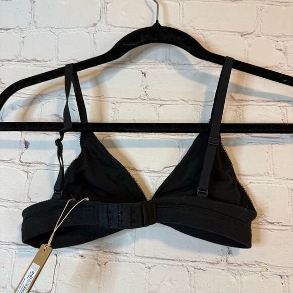 SKIMS Fits Everybody Triangle Bra size XS Soot - Picture 3 of 4